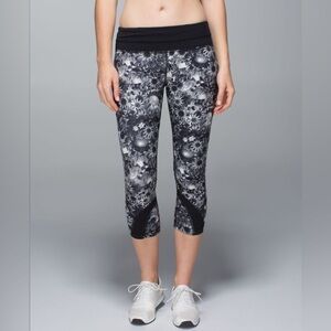 Lululemon Run Inspire Crop II in Flowabunga Black Angel Wing Size 10
